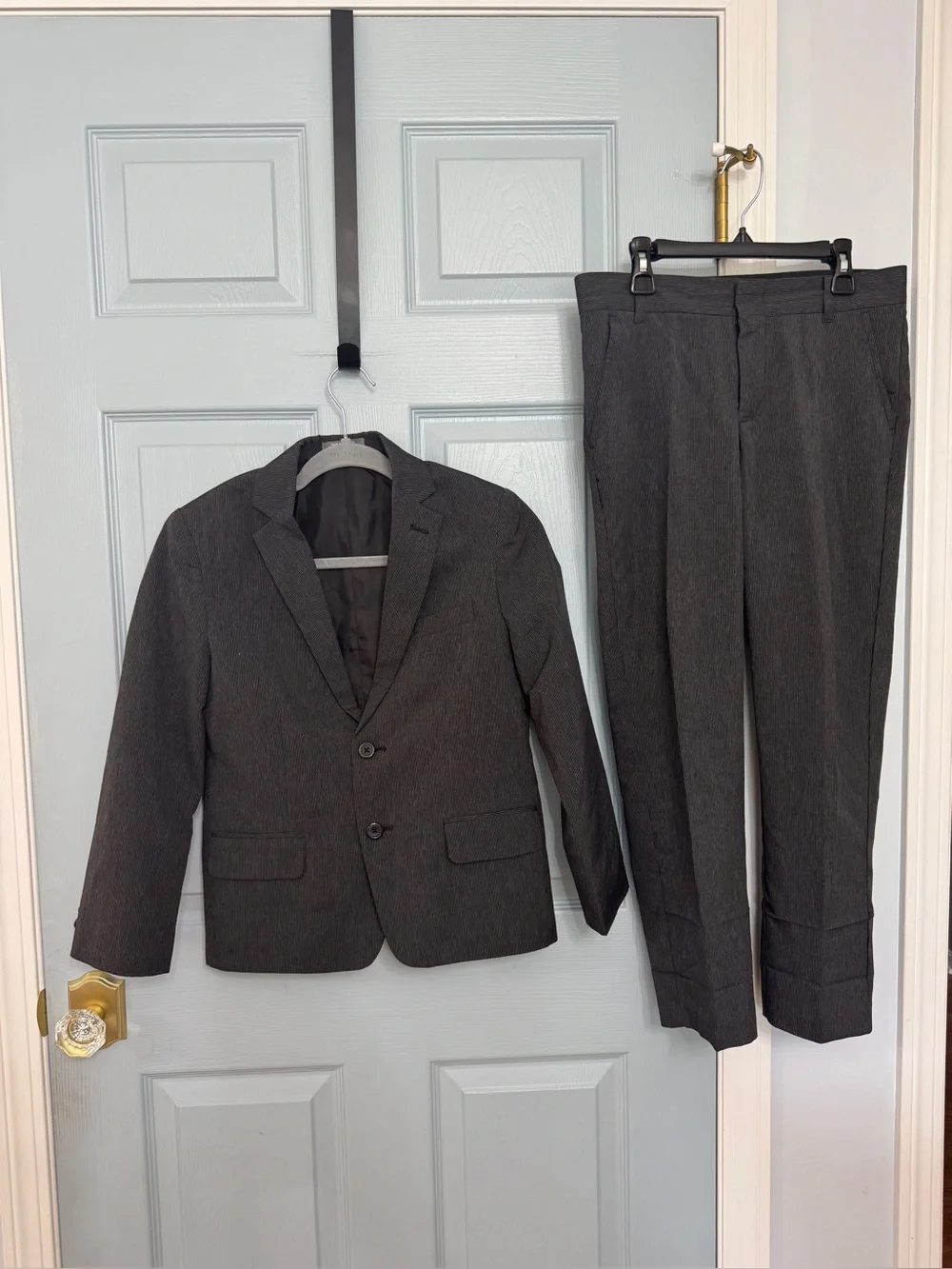 Van Heusen Boys 10 Husky Black Gray Striped 2 Pc Suit Jacket Pants Set